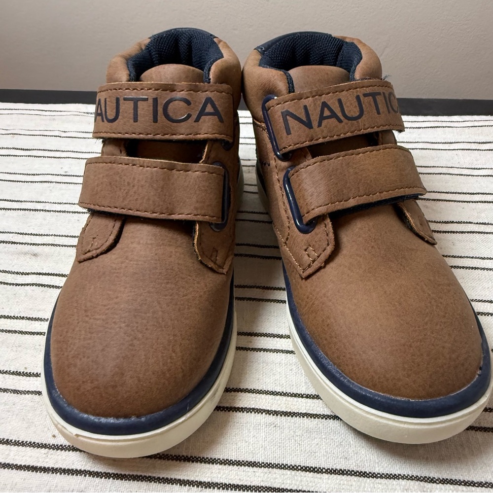 Nautica Kids chukka boots Brown with Blue Trim. New without tags.